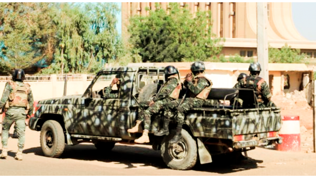 تصاعد التوثر في النيجر : الرئيس يحاصر داخل قصره بواسطة الحرس الرئاسي - 2026 الرئيس يحاصر داخل قصره بواسطة الحرس الرئاسي