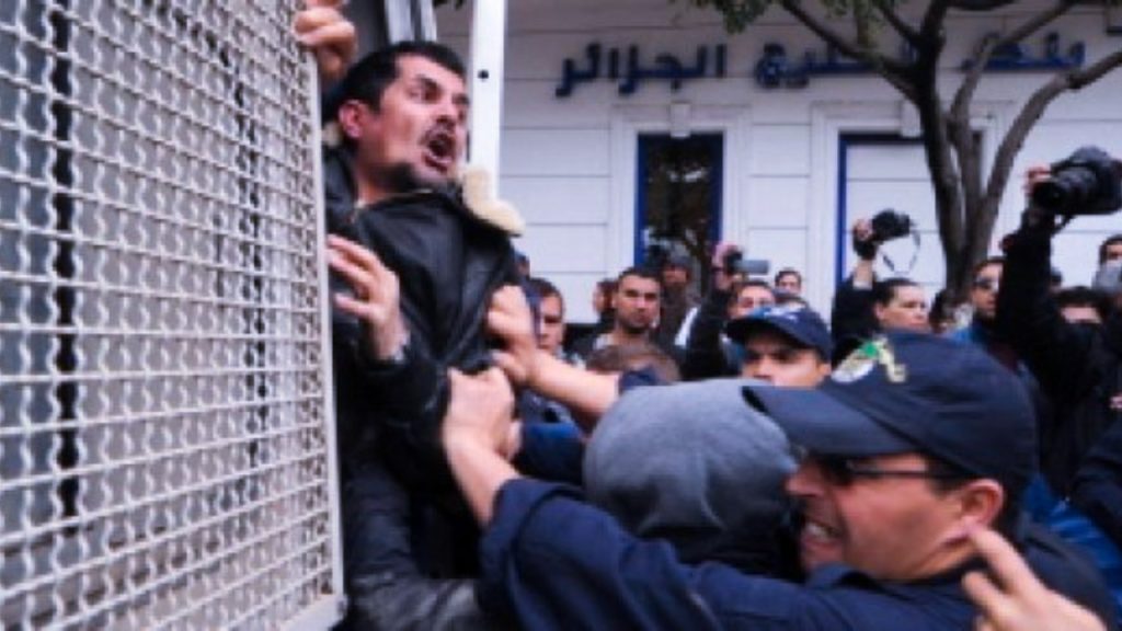 مقرر الأمم المتحدة يحث على الإفراج عن المعتقلين في الحراك الديمقراطي بالجزائر - 2026 جريدة الاخبار 24 % - مقرر الأمم المتحدة يحث على الإفراج عن المعتقلين في الحراك الديمقراطي بالجزائر