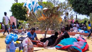 جريدة الاخبار 24 % - تونس المأساة المنسية إعادة المهاجرين الأفارقة إلى الصحراء القاحلة دون إمدادات أساسية