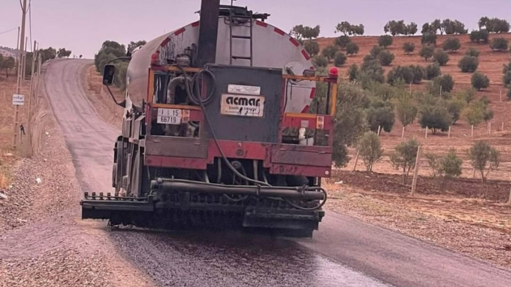 جريدة الاخبار 24 % - تحقيق إنجاز مشروع المسلك الطرقي الرابط بين الطريق الوطنية رقم 6 وحي الجيارين في تازة