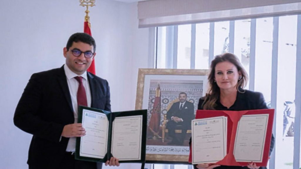 جريدة الاخبار 24 % - الاميرة للالة زينب ووزير الشباب والثقافة والتواصل يوقعان اتفاقية لإنشاء مراكز جديدة للأطفال بالمغرب