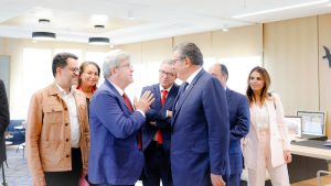 جريدة الاخبار 24 % - جاك لوك ميلونشون يشيد بالمغرب ويُعتبر نموذجًا في إدارة القضايا الاجتماعية والبيئية وقوة اقتصادية