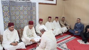 جريدة الاخبار 24 % - تسليم هبة ملكية للشرفاء المرانيين بضريح الوالي الصالح سيدي عزوز