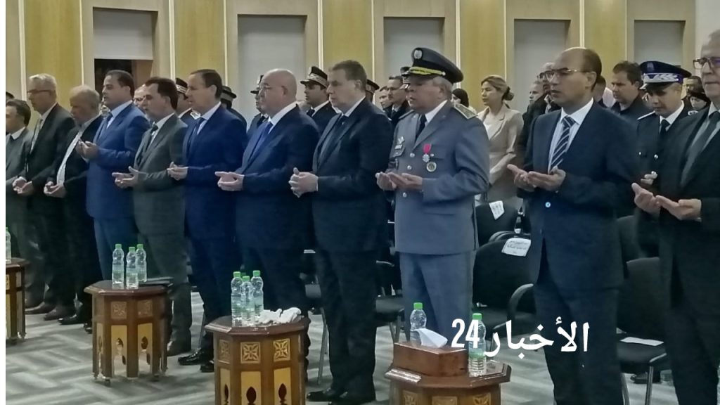 جريدة الاخبار 24 % - مراسيم الانصات للخطاب الملكي تخليذا للذكرى 48 للمسيرة الخضراء بعمالة بمدينة تازة