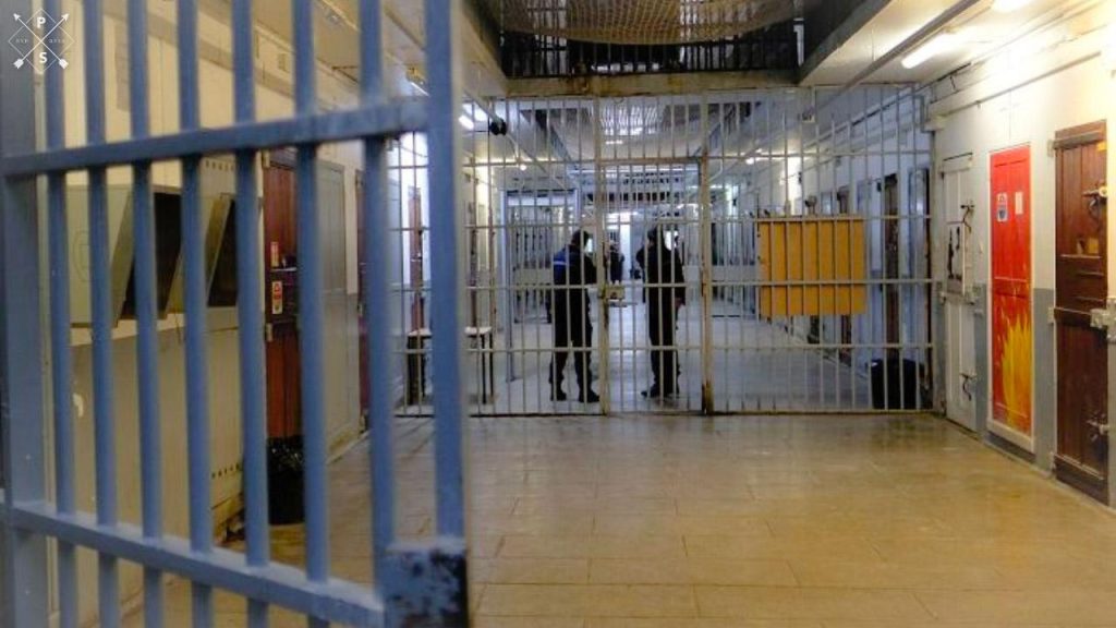 جريدة الاخبار 24 % - استراتيجيات تخفيف اكتظاظ السجون يتطلب تعديل السياسة الجنائية وتفعيل العقوبات البديلة