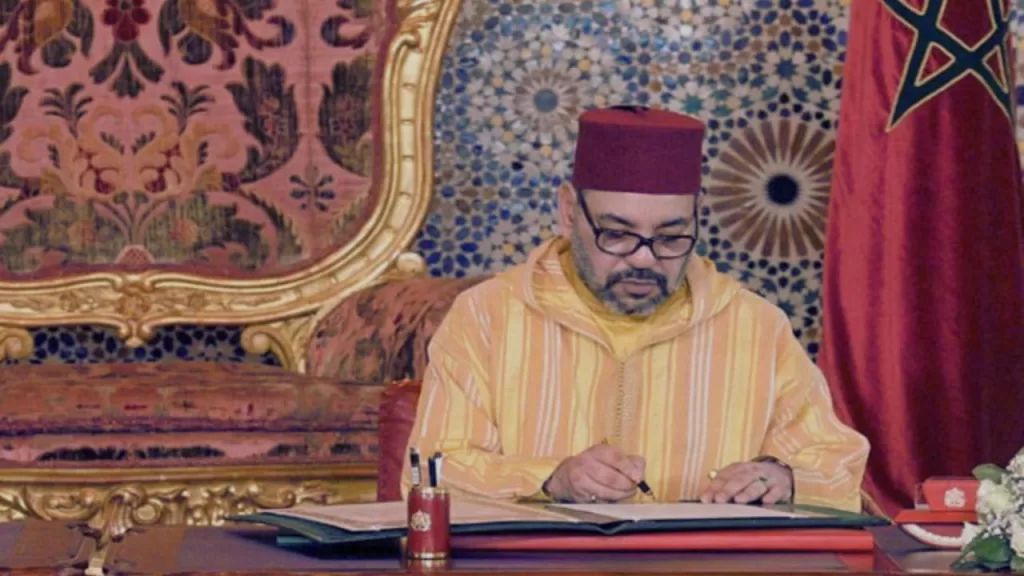 جريدة الاخبار 24 % - الملك يعزي أسرة المستشار السابق للملك المرحوم عباس الجراري