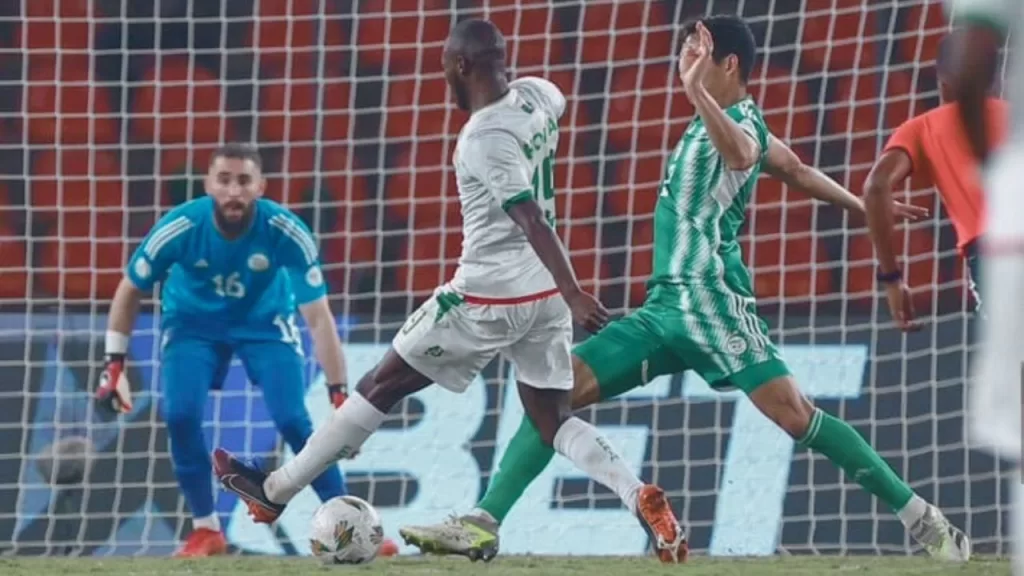 جريدة الاخبار 24 % - موريتانيا تحقق فوزًا تاريخيًا على الجزائر في بطولة الأمم الأفريقية