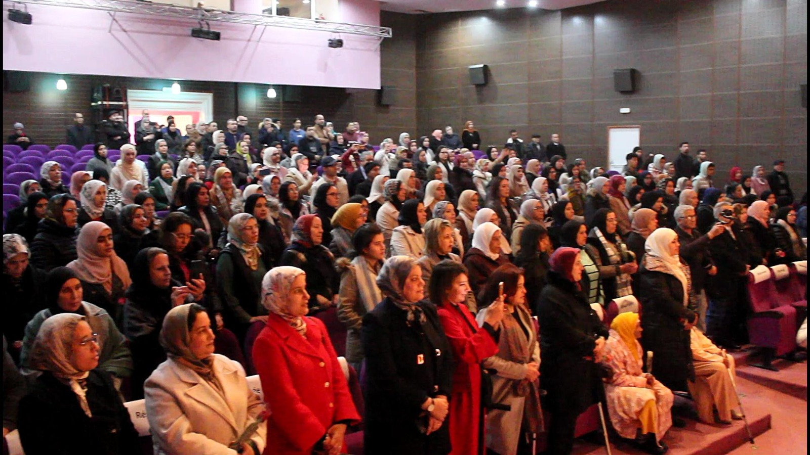 جريدة الاخبار 24 % - الاحتفاء باليوم العالمي للمرأة بقاعة مسرح تازة العليا