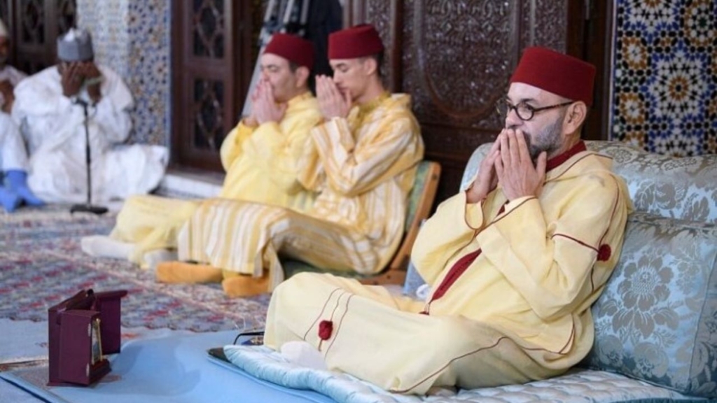 جريدة الاخبار 24 % - أمير المؤمنين يترأس الدرس الخامس من سلسلة الدروس الحسنية الرمضانية بالقصر الملكي بالبيضاء