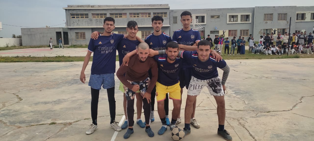 جريدة الاخبار 24 % - اختتام دوري الرمضاني لكرة القدم لتلاميذ ثانوية الوفاء التأهيلية سيدي الكامل إقليم سيدي قاسم