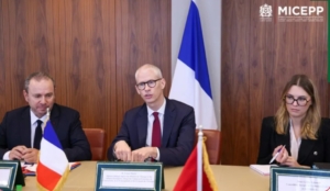 جريدة الاخبار 24 % - رؤية الوزير المنتدب للتجارة الخارجية الفرنسي لتعزيز استراتيجية الشراكة المغربية الفرنسية