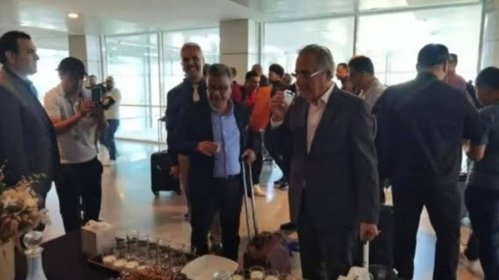 حفاوة استقبال بعثة نادي اتحاد العاصمة الجزائري لكرة القدم بمطار وجدة - 2026 جريدة الاخبار 24 % - حفاوة استقبال بعثة نادي اتحاد العاصمة الجزائري لكرة القدم بمطار وجدة