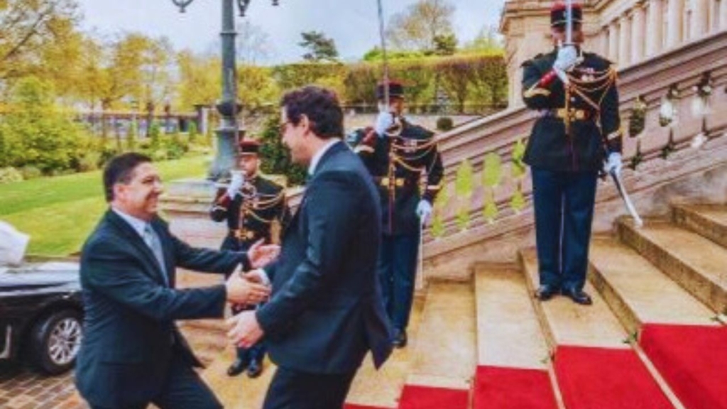 جريدة الاخبار 24 % - سيجورني يستقبل نظيره المغربي بفرنسا