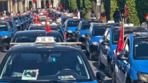 جريدة الاخبار 24 % - وزير الداخلية يؤكد تحسين قطاع سيارات الأجرة وضمان استقرار السائقين المهنيين