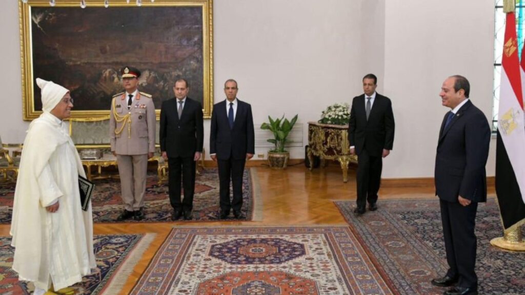 جريدة الاخبار 24 % - استقبال الرئيس المصري للسفير المغربي لتقدم أوراق اعتماده