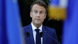 جريدة الاخبار 24 % - الرئيس الفرنسي يكسر صمته ويدعو لتوحيد القوى السياسية لمواجهة التحديات الراهنة