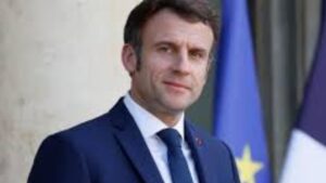 جريدة الاخبار 24 % - إمانويل ماكرون يؤكد التزامه بتعيين رئيس وزراء جديد في ظل الأزمة السياسية المعقدة