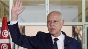 جريدة الاخبار 24 % - كيف يؤثر القمع السياسي على الديمقراطية بتونس؟ وما تأثيره على الانتخابات الرئاسية؟