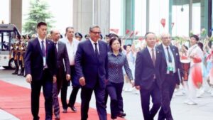 جريدة الاخبار 24 % - رئيس الحكومة المغربية يصل بكين لتمثيل جلالة الملك بقمة التعاون الصيني  الإفريقي