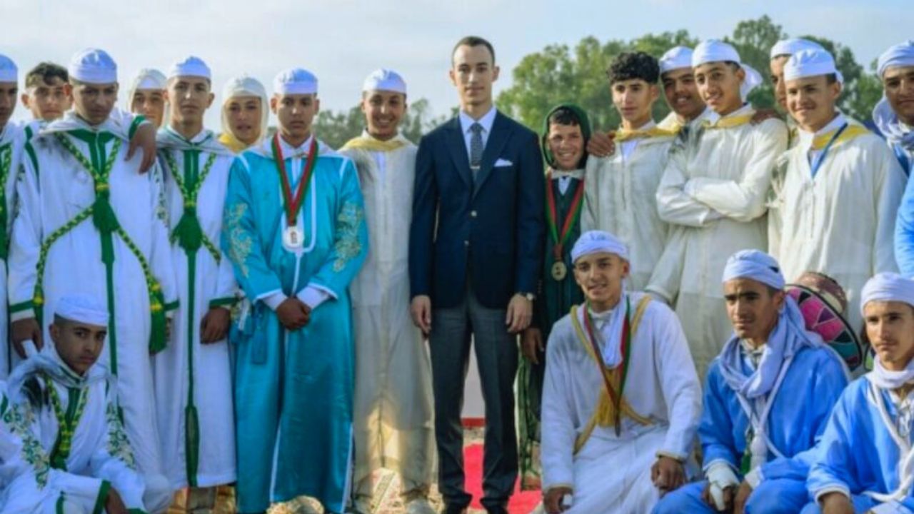 جريدة الاخبار 24 % - ولي العهد الأمير مولاي الحسن يترأس نهائي الجائزة الكبرى للتبوريدة بالجديدة
