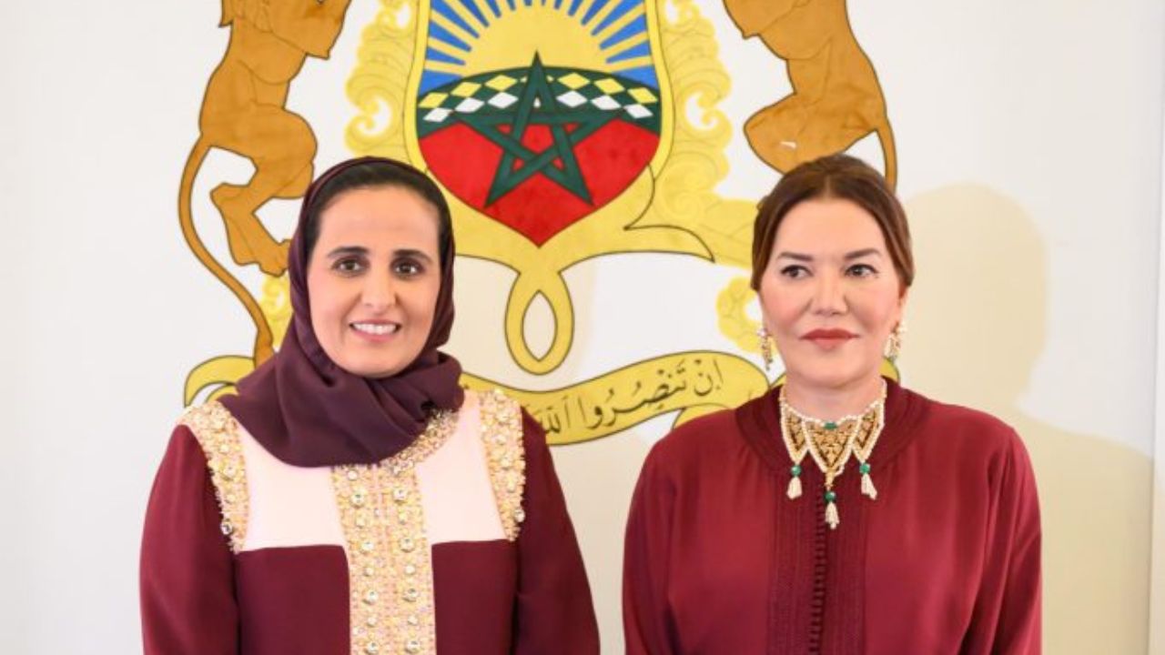 جريدة الاخبار 24 % - الأميرة للا حسناء والشيخة المياسة تستكشفان تراث المغرب بالدوحة