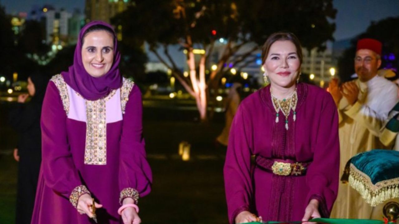 جريدة الاخبار 24 % - الأميرة للا حسناء والشيخة المياسة تستكشفان تراث المغرب بالدوحة