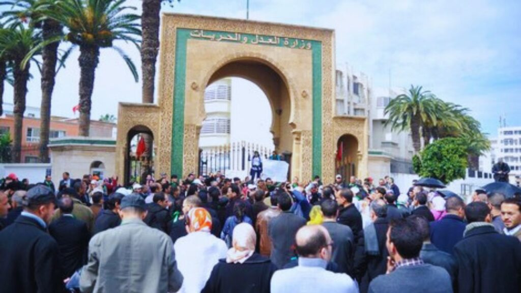 جريدة الاخبار 24 % - التعديل الجديد للنظام الأساسي لهيئة كتابة الضبط