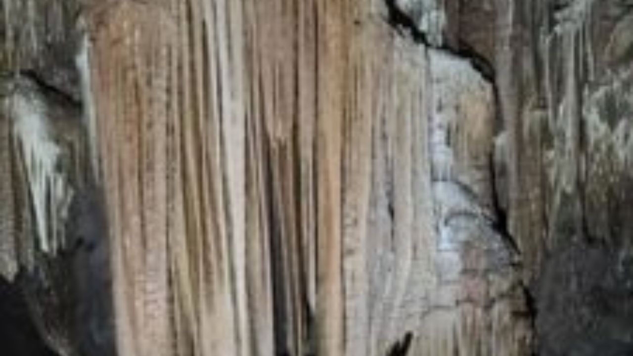 جريدة الاخبار 24 % - العمق المجهول مغارة فريواطو كنز طبيعي جيولوجي وتاريخي بقلب تازة