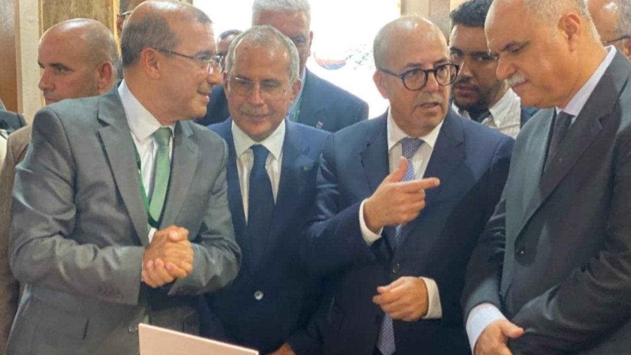 جريدة الاخبار 24 % - تسليط الضوء على أصناف التمور بالملتقى الدولي بأرفود