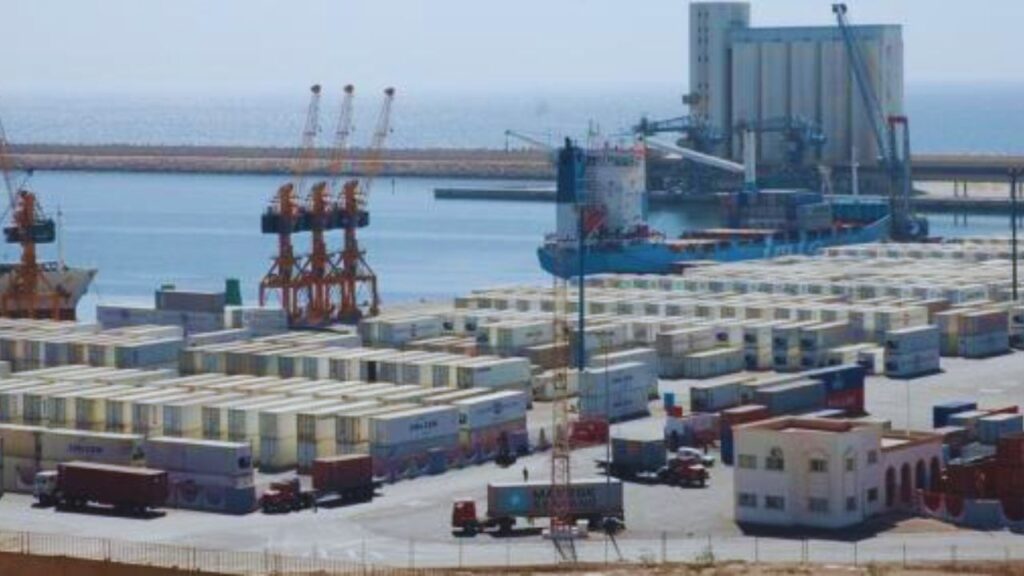 جريدة الاخبار 24 % - إطلاق خط بحري جديد يفتح آفاق للتجارة مع السنغال