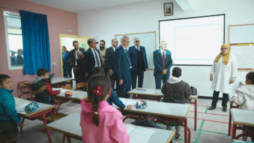 جريدة الاخبار 24 % - وزير التربية الوطنية يقوم بزيارة ميدانية لمؤسسات تعليمية بفاس ومولاي يعقوب
