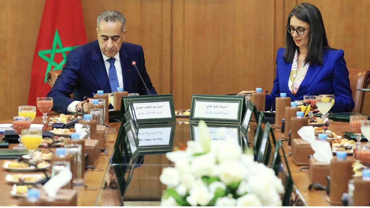 جريدة الاخبار 24 % - اتفاقية شراكة للدفاع عن مصالح الدولة بين الأمن الوطني والوكالة القضائية