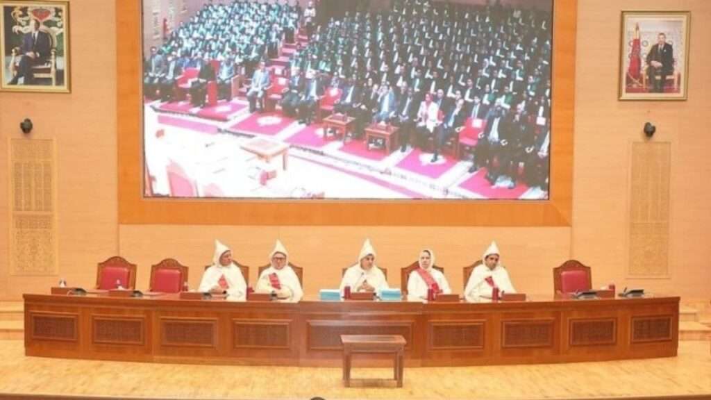 جريدة الاخبار 24 % - مراسم رسمية لتعيين الملحقين القضائيين الجدد وأداء اليمين القانونية