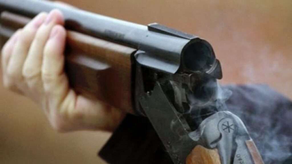 جريدة الاخبار 24 % - مسن يجهز على إبنته وزوجها ببندقية صيد بالمحمدية