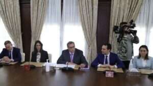 جريدة الاخبار 24 % - أخنوش يجري اتصالات استعدادا لجولة جديدة من الحوار الاجتماعي