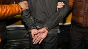 جريدة الاخبار 24 % - أمن طنجة يوقف مواطنا فرنسيا مبحوث عنه في أنشطة إجرامية دولية بطنجة