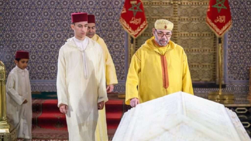 أمير المؤمنين يترحم على على روح أب الأمة المغفور الملك محمد الخامس - 2026 جريدة الاخبار 24 % - أمير المؤمنين يترحم على على روح أب الأمة المغفور الملك محمد الخامس