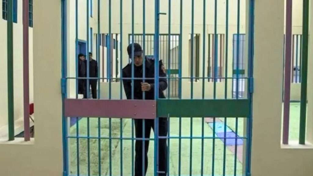 جريدة الاخبار 24 % - المندوبية العامة لإدارة السجون قفة المؤونة تعيد البسمة للنزلاء والأسر في عيد الفطر