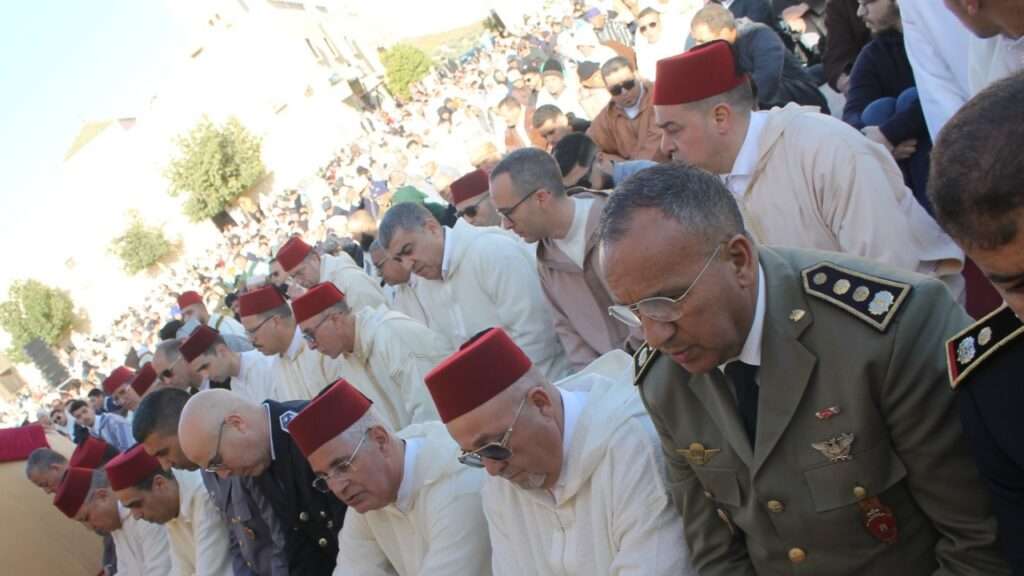 جريدة الاخبار 24 % - صلاة عيد الفطر تجديد للمحبة والتسامح في أجواء مفعمة بالخشوع بمصلى تازة العليا