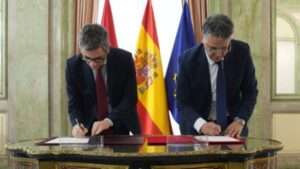 جريدة الاخبار 24 % - وزير العدل المغربي ونظيره الإسباني يوقعان اتفاقية التعاون في مجال العدالة بين البلدين