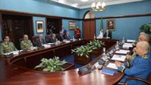 جريدة الاخبار 24 % - الجزائر تقر قانون التعبئة لإحتواء أزمتها الداخلية والعزلة الإقليمية