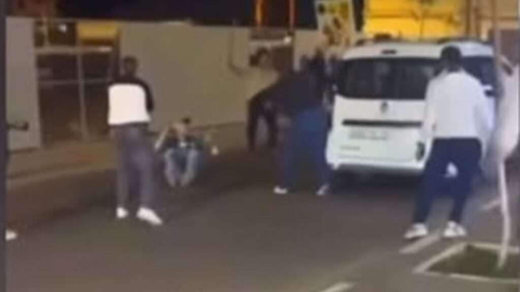 جريدة الاخبار 24 % - الشرطة تستخدم السلاح الوظيفي لتوقيف جانح مخدر بعد مقاومة شرسة في تيكيوين