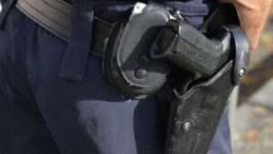 جريدة الاخبار 24 % - النيابة العامة تفتح تحقيقا في اعتداء ليلي على رجل أمن وسرقة سلاحه الوظيفي ببني ملال