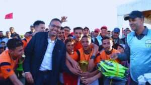 جريدة الاخبار 24 % - تتويج فريق السواسيين الشرقية بدوري الكرة المصغرة بسيدي الكامل