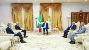 جريدة الاخبار 24 % - الرئيس الموريتاني يستقبل الطالبي العلمي لتعميق الروابط بين البلدين
