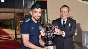 جريدة الاخبار 24 % - سمو الأمير مولاي رشيد يتوج فريق أولمبيك آسفي بطلا لكأس العرش