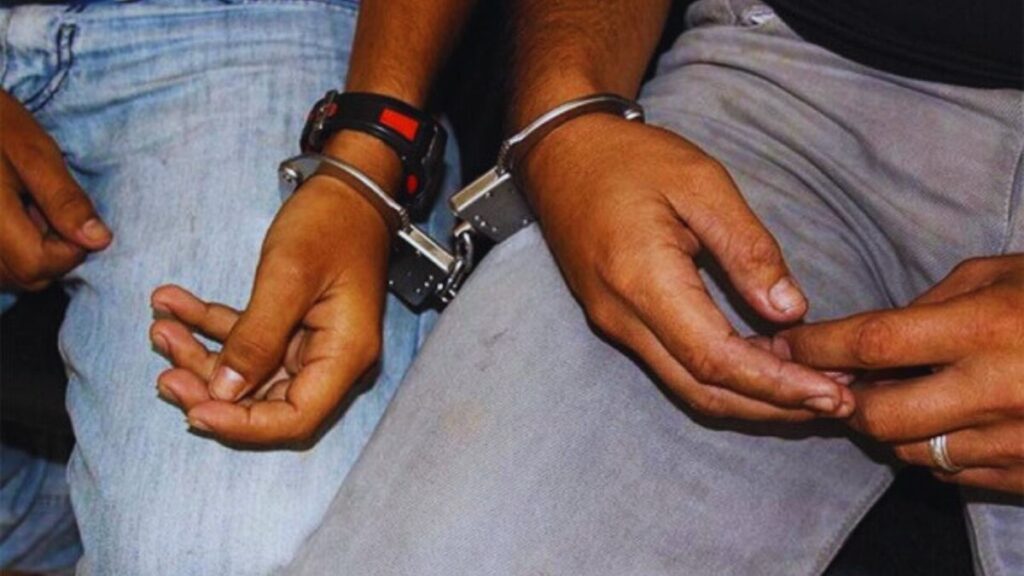 جريدة الاخبار 24 % - الفرقة الوطنية توقف شقيقين وتفكك شبكة احتيال تستغل تأشيرات وشركات وهمية