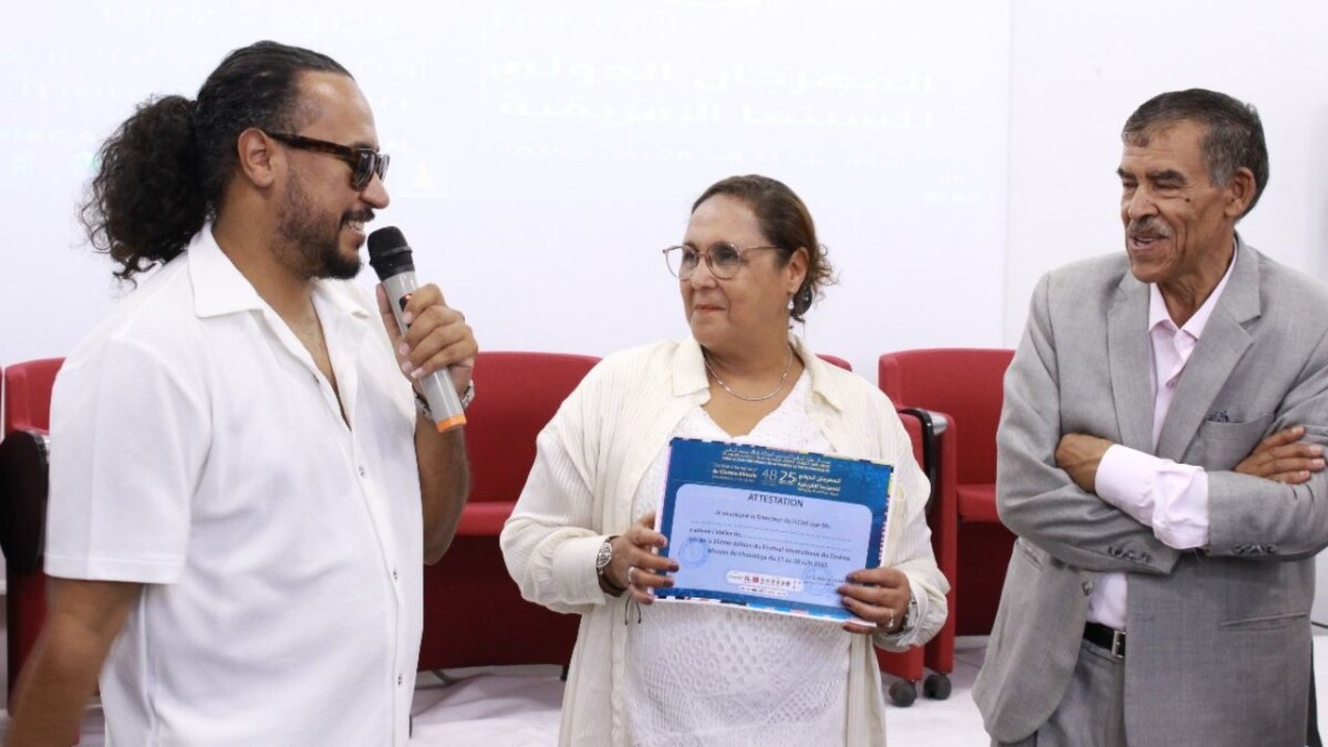 جريدة الاخبار 24 % - تكريم مؤطري ومشاركي ورشات المهرجان الدولي للسينما الإفريقية بخريبكة