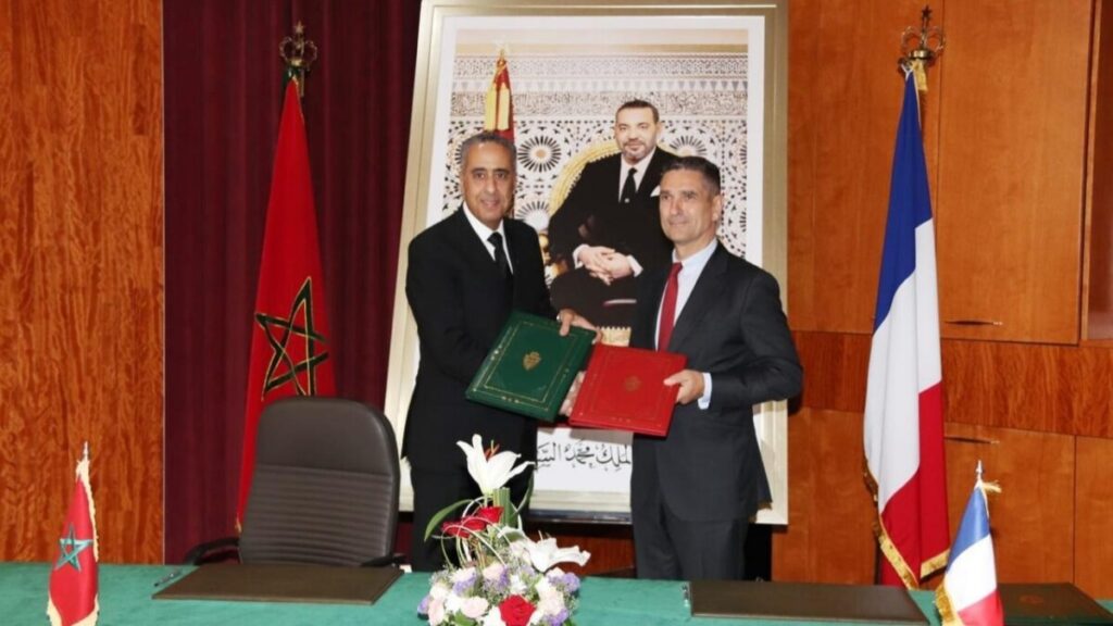 جريدة الاخبار 24 % - حموشي ونظيره الفرنسي يوقعان خارطة عمل مشترك للتعاون الأمني
