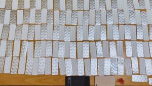 جريدة الاخبار 24 % - أمن سلا يطيح بمروجة بحوزتها آلاف الأقراص المهلوسة والكوكايين